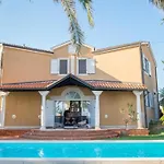 Willa Alberi With Pool Savudrija