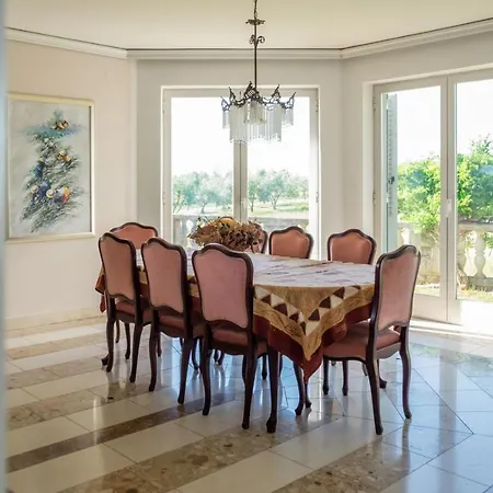 빌라 Alberi With Pool