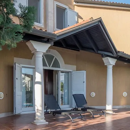 Alberi With Pool Villa Savudrija