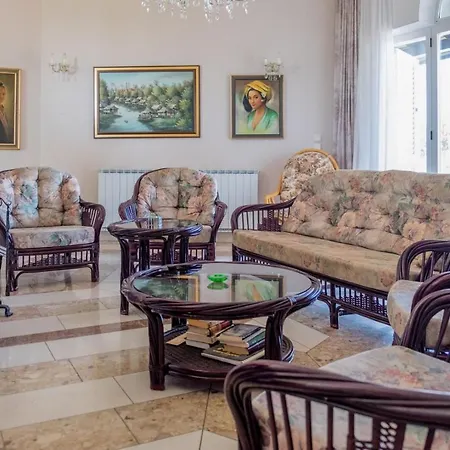 Alberi With Pool Villa