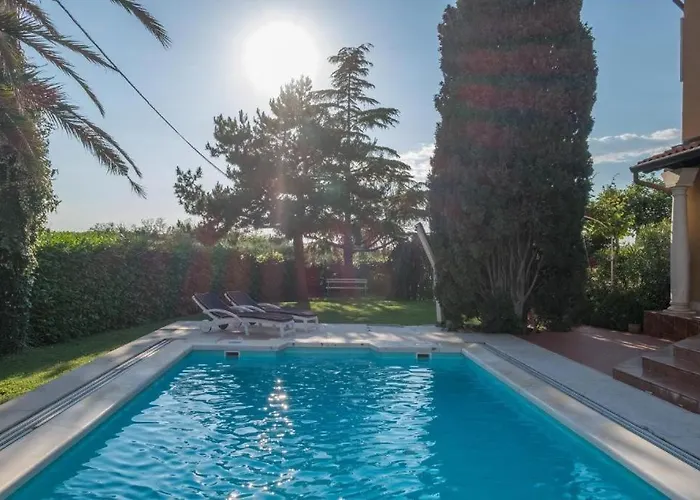 Villa Alberi With Pool